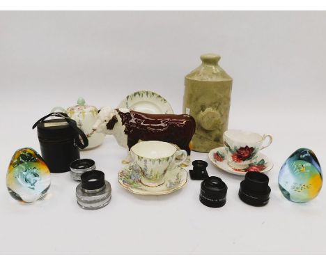 Collectors' lot including Foley part tea service, Beswick style bull and assorted lenses