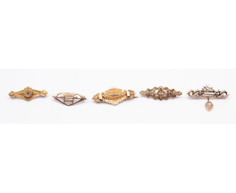 A collection of early 20th century brooches to include four 9ct gold brooches, two set with small pearls, another with cannet