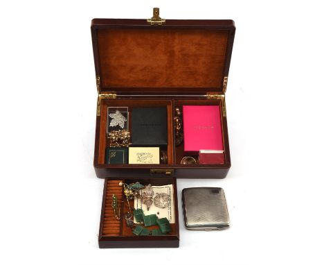 Brown jewellery box containing brooches and other items, including a Victorian gold nephrite lily of the valley brooch with c