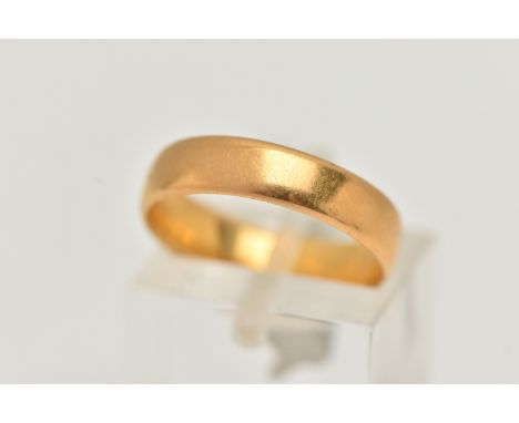 A 22CT GOLD BAND RING, a plain polished band, approximate width 4.7mm, hallmarked 22ct London 1919, ring size L, approximate 