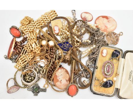 A BAG OF ASSORTED COSTUME JEWELLERY, to include a 9ct gold and paste swivel fob, open work mount hallmarked 9ct London, fitte