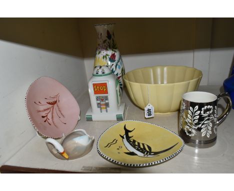 FIVE PIECES OF MIDWINTER POTTERY AND TWO PIECES OF WEDGWOOD KEITH MURRAY POTTERY, the Wedgwood comprising a pale yellow matt 