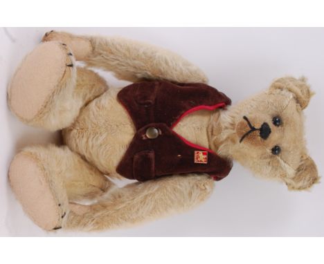 ' RUBIN ' AN EARLY c1912 STEIFF TEDDY BEAR; An original c1912 Steiff teddy bear. Ear button not present. Glass eyes, the fur 