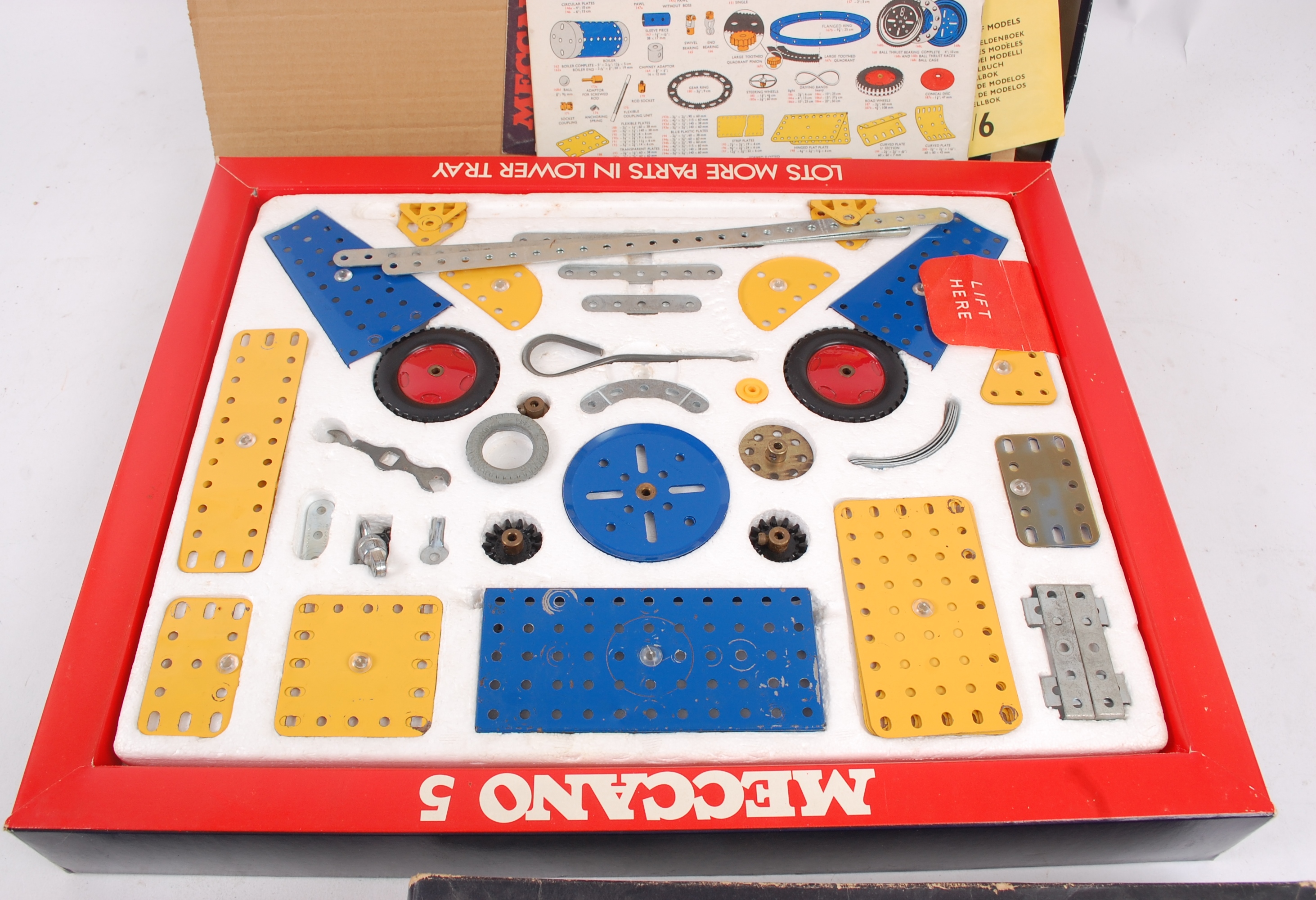 MECCANO; A collection of 3x blue box vintage Meccano sets - Set number ...