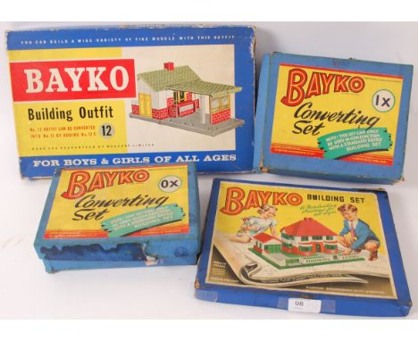 BAYKO; A collection of 4x original vintage Bayko construction sets, each within the original boxes (some with instructions). 