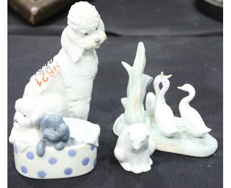 Four Nao figurines of animals. P&P Group 2 (£18+VAT for the first lot and £3+VAT for subsequent lots)Condition Report: Chip t