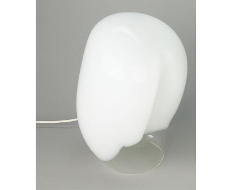 Gino Vistosi (Italian, 1901-1996) for Vistosi, Italy. Biomorphic, mid-century modern blown Murano glass "Zago" table lamp, mo