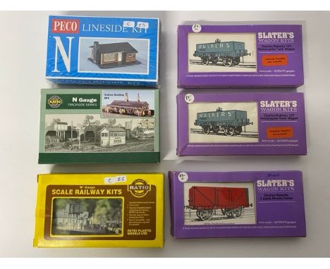 6 N Gauge & 00 Wagon & Trackside kits. (Peco, Ratio & Slater's). (400g). (6).1. Peco Sealed Lineside kit - Small Cedarwood Bu