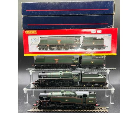 Three 'OO' BR Late Crest Lined Green Steam Locomotives, Tested Runners, Hornby R2926, Bachmann 31-106A & Bachmann 32-353(1500