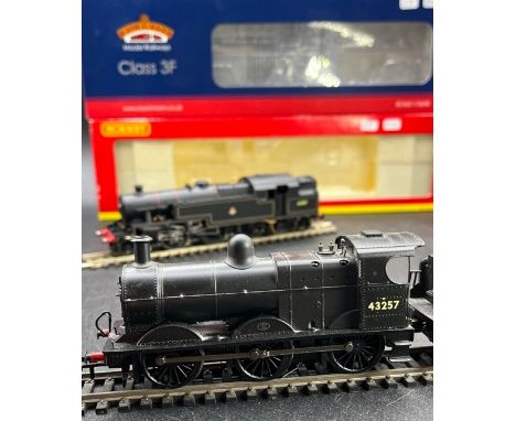 Two BR Early Emblem OO Steam Locomotives, Tested Runners, Hornby R2731 & Bachmann 31-626A(1000g)Hornby R2731 Stanier 4MT 2-6-