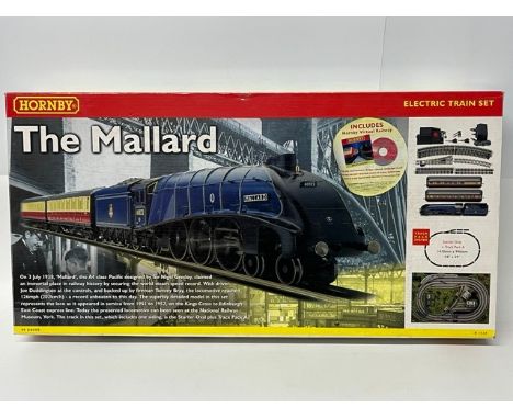 Hornby R1040 The Mallard Train Set, Tested Runner(2700g)Appears completePerhaps previously usedTrack mat un-opened Condition 