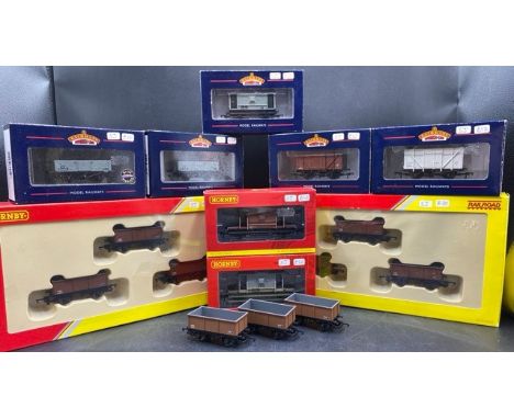 9 Hornby & Bachmann Boxed Wagons & 3 unboxed Wagons. (1100g) (12)Hornby:R6290 Brake VanR6508 Brake Van2 x R6473 Triple Minera