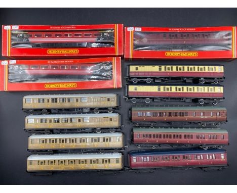3 Boxed & 9 unboxed OO Hornby Coaches 'Ready-to-Roll'(1800g)Boxed:Hornby R4054 B.R Brake Composite Coach (ex-L.N.E.R) E10073E