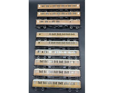 9 'OO' gauge 'Ready-to-run' Teak LNER coaches from Hornby(1000g)Two distinct styles six and threeDuplicatesNoticed a damaged 