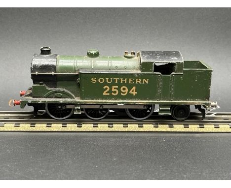 Hornby Dublo 3-rail pre-war unboxed EDL7 0-6-2 Southern Green N2 Class Tank Loco No.2594(350g)Dark green/black livery with go