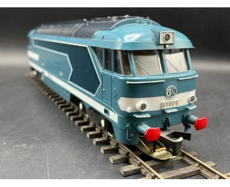 O gauge 3-Rail Lima SNCF Diesel Locomotive #67001, NOT Tested(1000g)Un-boxed Condition Report - Fair