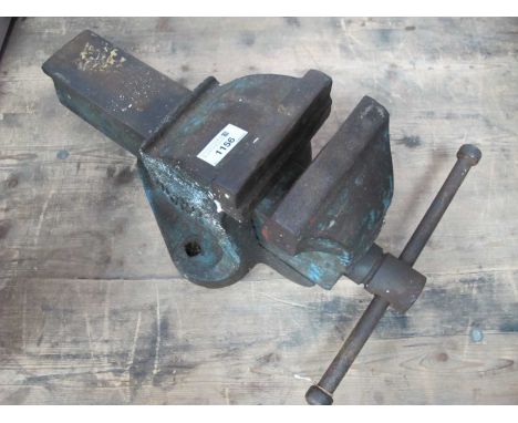 Paramo Cast Iron Work Bench Vice, (AI-Duty vice No 5).