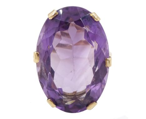 10ct rose gold single stone oval cut amethyst ring, amethyst approx 25.45 caratCondition Report:Approx 8.5gm, size approx I (