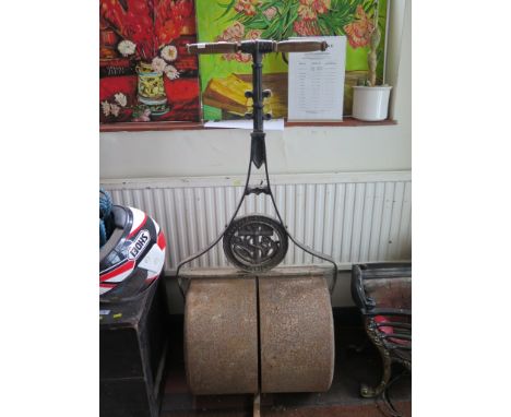 A cast iron garden roller, by Tweddle &amp; Corbold, Reading, roller 49 cm wide 
