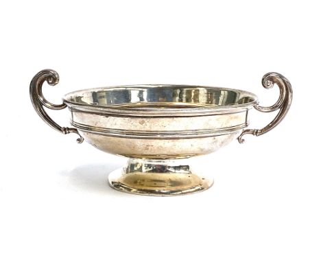 A silver twin handled porringer, hallmarked for Birmingham, William Hutton &amp; Sons Ltd, 1929, 120g 