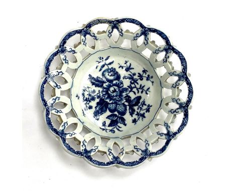 An 18th century Worcester chestnut basket, pine cone and flower design, 18.5cmD 