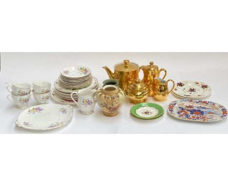 A mixed lot of ceramics to include Worcester fireproof, Royal Worcester blush ivory, Royal Standard etc 