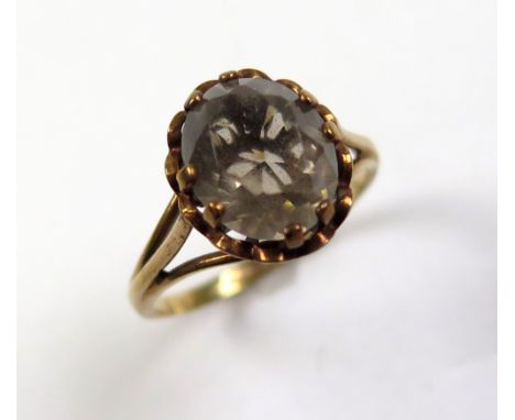 9ct Gold Ring set with Smoky Quartz size K weight 2.2 grams