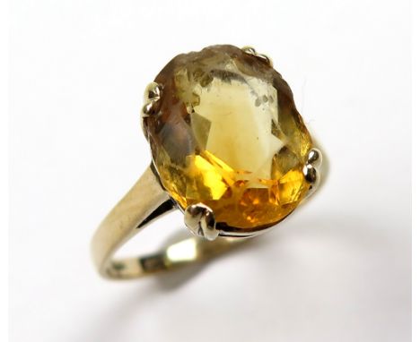 9ct Gold Ring with large Citrine size K weight 2.5 grams