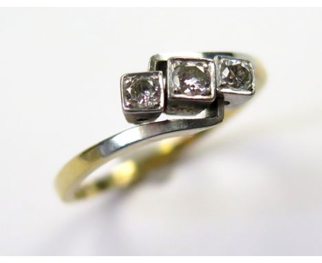 18ct Gold and Plat. 3 stone Diamond Ring approx 0.40 carat weight size O weight 3.0 grams