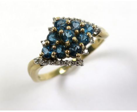 9ct Gold Blue Topaz Ring size T weight 3.3 grams