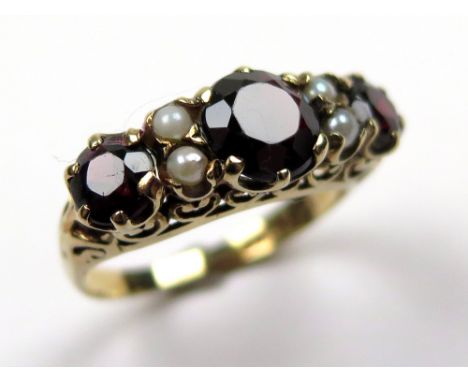 9ct Gold Ring set with Garnets and Seed Pearls size N weight 3.1 grams 