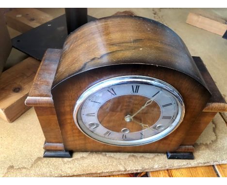 Westminster chime mantle clock with key and pendulum 