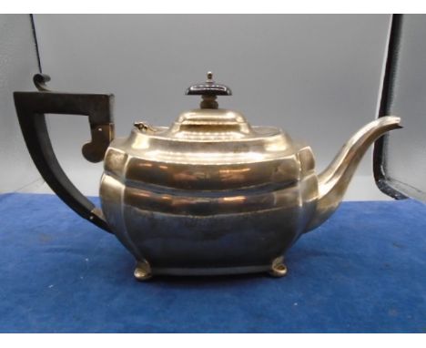 Silver (hallmarked) teapot. 352grams