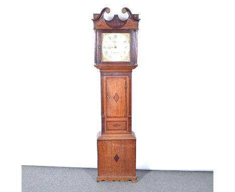 Oak mahogany longcase clock, hood with a swan-neck pediment, fluted columns, short door with lozenge inlay, box base, on brac