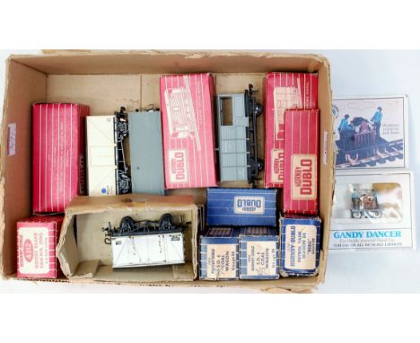 Mixed lot 8 Hornby Dublo wagons including blue spot fish (G-BG) Bachmann Gandy Dancer (G-BG) two other make wagons (G)