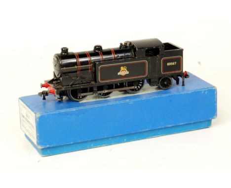 A Hornby Dublo EDL17 gloss black tank engine, some paint loss to buffer beams, chips to raised edges (G-BG)