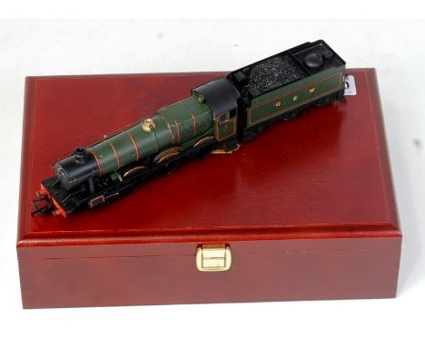 A Bachmann wooden presentation box 199/2000 containing GW 'Ravingham Hall' engine and tender, with instructions and add on 9c