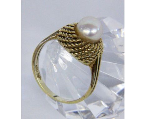  PERLENRING 585/000 Gelbgold mit Zuchtperle. Ringgr. 55, Brutto ca. 4,1g&nbsp;&nbsp;   &nbsp;A PEARL RING&nbsp;585/000 yellow