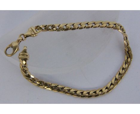   FLACHPANZERARMBAND  585/000 Gelbgold. L.19,5cm, ca. 6,5g        A FLAT CURB LINK BRACELET 585/000 yellow gold. 19.5 cm long