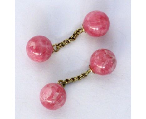  PAAR MANSCHETTENKNÖPFE 585/000 Gelbgold mit Rhodochrosit. Brutto ca. 9g    A PAIR OF CUFFLINKS 585/000 yellow gold with rhod