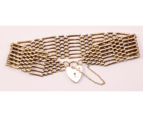 Gold seven bar gate bracelet hallmarked 9ct approx 14gm   Condition Report   Click here for further images, condition, auctio