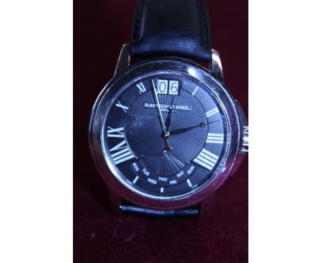A Raymond Weil Geneve gentleman's wrist watch model No 9576-E234 662 (needs battery) 