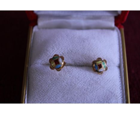 A pair of 22ct gold and enamel earrings 1.68g 