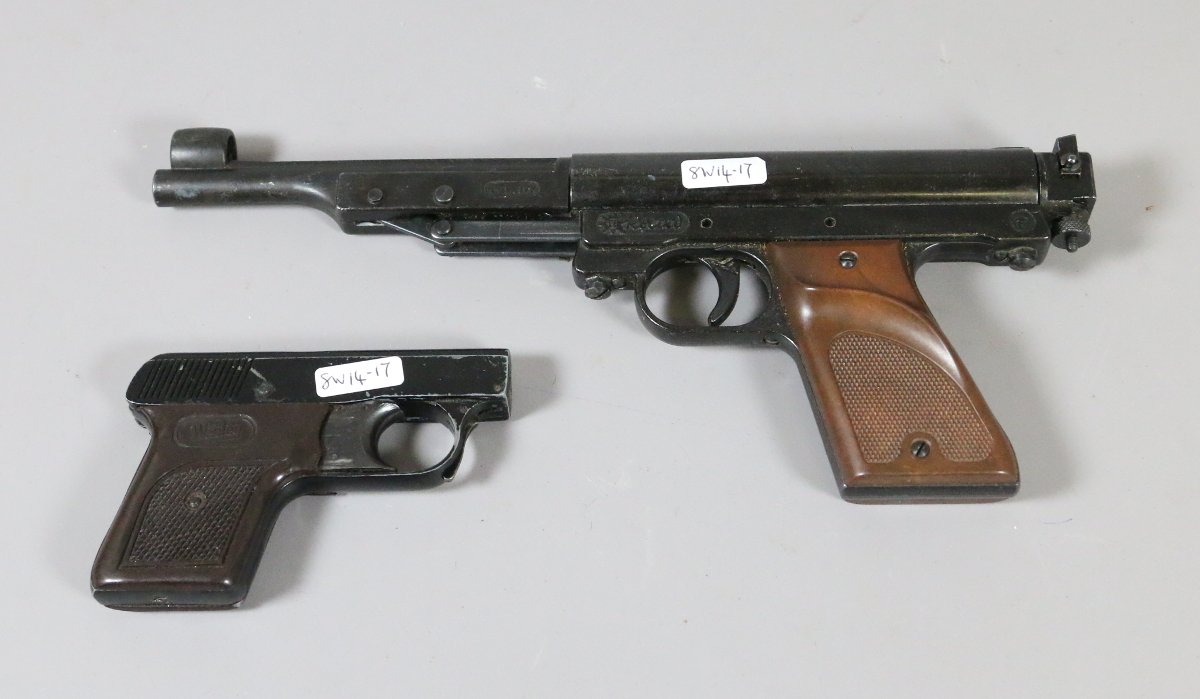 A ley sports starting pistol along with a 177 calibre air pistol by