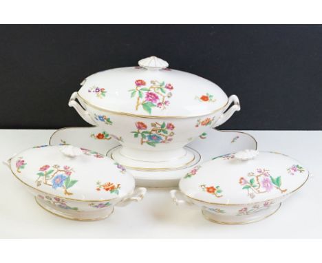 19th Century white ceramic large footed serving tureen with hand coloured floral decoration, raised on a quatrefoil base plat