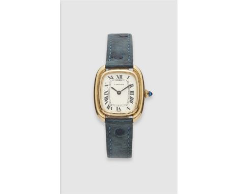 Cartier Gondole18 kt Gelbgold. Tonneau-förmige Damenarmbanduhr mit Saphirglas. Weißes Metallzifferblatt. Schwarze lackierte r