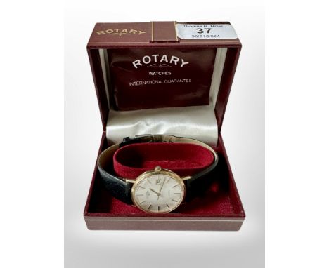 A gent's 9ct gold Rotary quartz calendar wristwatch, case 32mm.