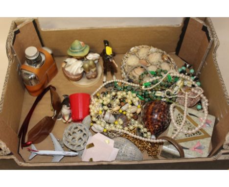 A TRAY OF COSTUME JEWELLERY AND COLLECTABLES TO INCLUDE GOEBEL AND BESWICK FIGURES, SEA SHELLS ETC