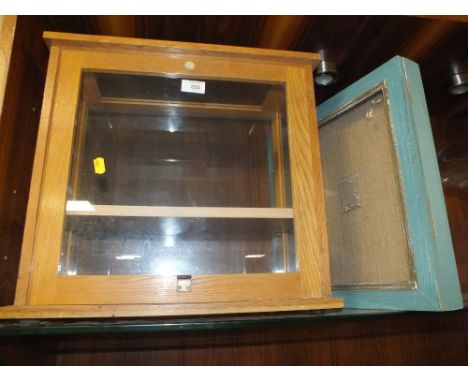 A LIGHT OAK DISPLAY BOX BY PHILLIP HARRIS OF BIRMINGHAM, H 43 CM, W 46 CM, D 25 CM, TOGETHER WITH A GLAZED PIN DISPLAY CASE (