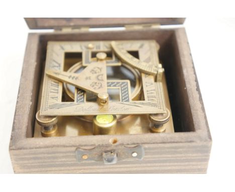 Boxed brass sundial compass Dolloud London